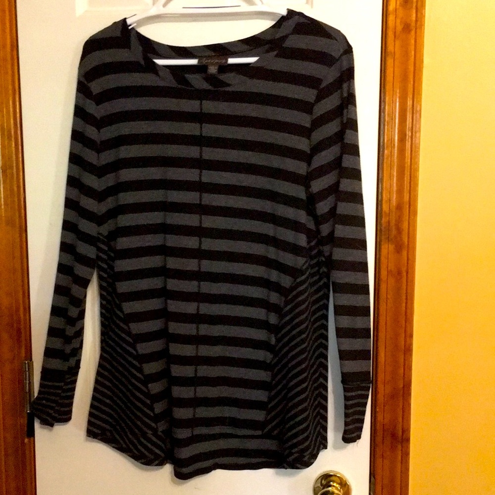 Apropos Black and Grey long sleeved blouse
